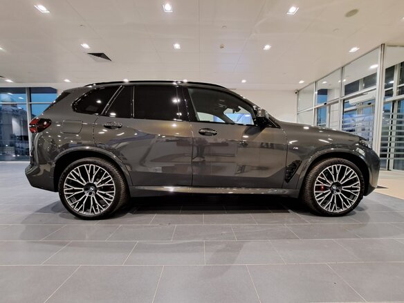 2025 BMW X5 30d IV (G05/G18) Рестайлинг, серый, 16200000 рублей - вид 3