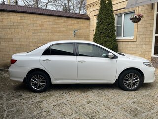 2011 Toyota Corolla X (E140, E150) Рестайлинг, белый, 1400000 рублей, вид 2