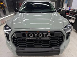 2023 Toyota Tundra CrewMax III, зелёный, 7600000 рублей, вид 3