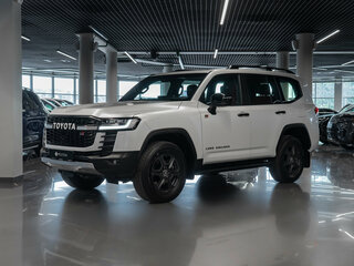 2024 Toyota Land Cruiser 300 Series, белый, 13900000 рублей, вид 1