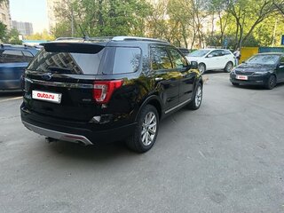 2017 Ford Explorer V Рестайлинг, чёрный, 2370000 рублей, вид 5