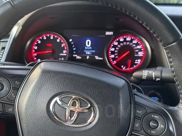 2020 Toyota Camry VIII (XV70) Рестайлинг, серый, 3000000 рублей - вид 10