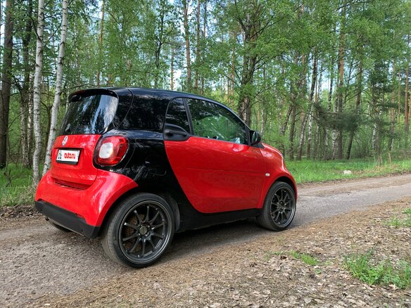 2017 Smart Fortwo III, красный, 1300000 рублей - вид 6