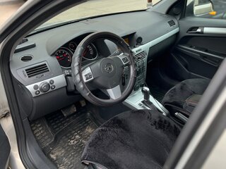 2009 Opel Astra H Рестайлинг, серебристый, 800000 рублей, вид 4