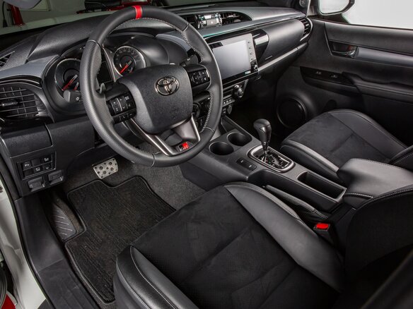 2025 Toyota Hilux VIII Рестайлинг 2, белый - вид 8