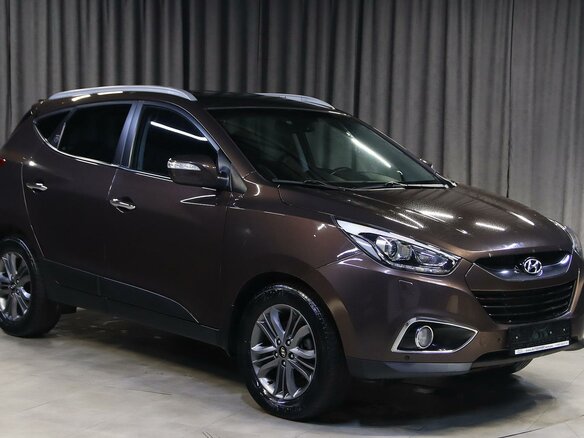 2013 Hyundai ix35 I Рестайлинг, коричневый, 1099000 рублей - вид 2