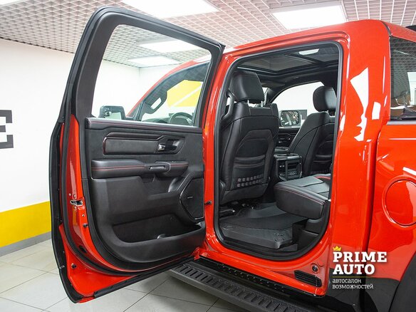 2025 Ram 1500 RHO V Рестайлинг, красный - вид 11