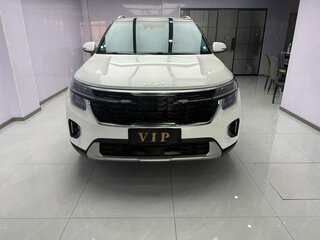 2023 Kia Seltos I Рестайлинг, белый, 1895000 рублей, вид 3