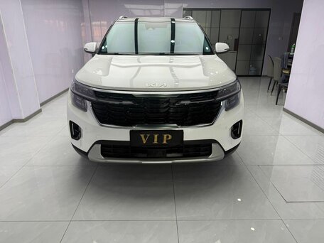 2023 Kia Seltos I Рестайлинг, белый, 1895000 рублей, вид 3