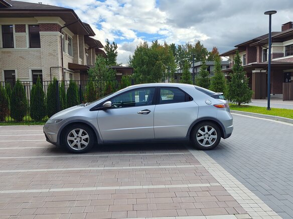 2008 Honda Civic VIII, серебристый, 630000 рублей - вид 1