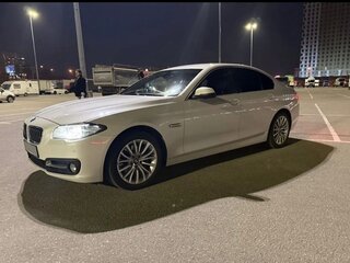2013 BMW 5 серии 528i xDrive VI (F10/F11/F07) Рестайлинг, белый, 1900000 рублей, вид 1
