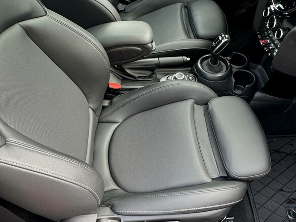 2023 Mini Hatch Cooper S III (F55/F56) Рестайлинг 2, красный, 3999999 рублей - вид 20