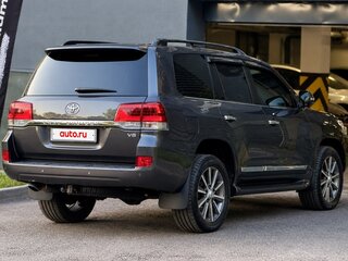 2016 Toyota Land Cruiser 200 Series Рестайлинг 2, серый, 5840000 рублей, вид 4