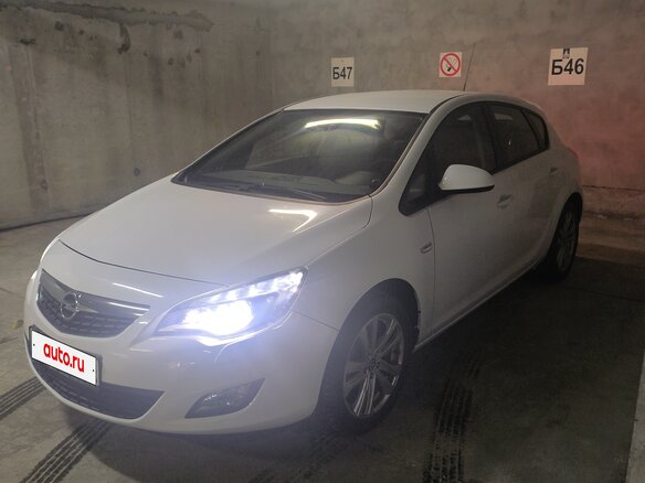 2010 Opel Astra J, белый, 740000 рублей - вид 2