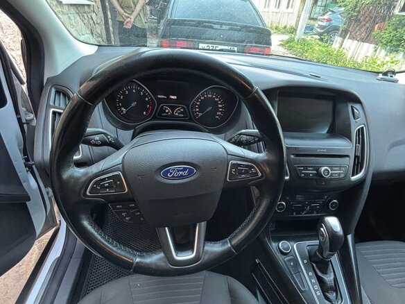 2017 Ford Focus III Рестайлинг, белый, 1290000 рублей - вид 4
