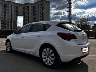 2011 Opel Astra J, белый, 650000 рублей, вид 3