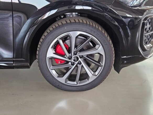 2025 Audi Q5 40 TDI III (GU), чёрный, 6900000 рублей - вид 8