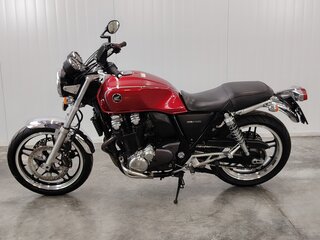 2010 Honda CB 1100, красный, 549000 рублей, вид 4