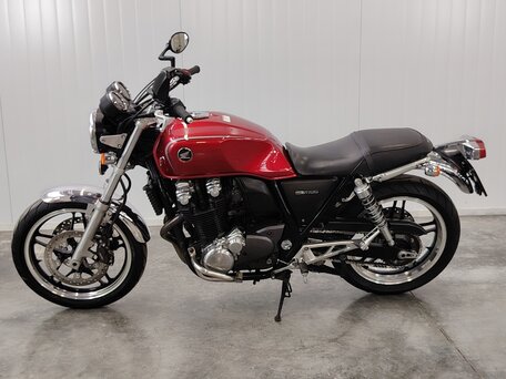 2010 Honda CB 1100, красный, 549000 рублей, вид 4