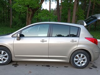 2013 Nissan Tiida I Рестайлинг, бежевый, 890000 рублей, вид 5