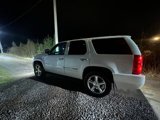 2012 Chevrolet Tahoe 6AT III, белый, 2080000 рублей, вид 2