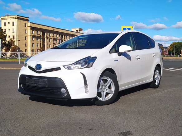 2019 Toyota Prius v (+) I Рестайлинг (ZVW40/41), белый, 2490000 рублей - вид 7
