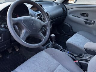 2003 Mitsubishi Carisma I Рестайлинг, серебристый, 350000 рублей, вид 4