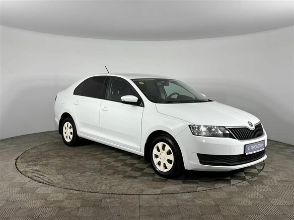 2018 Skoda Rapid I Рестайлинг, белый, 1055000 рублей - вид 2