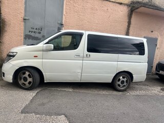 2003 Nissan Elgrand II (E51), белый, 480000 рублей, вид 3