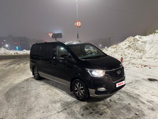 2018 Hyundai H-1 II Рестайлинг 2, чёрный, 2750000 рублей, вид 2