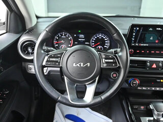 2021 Kia K3 II Рестайлинг, белый, 1350000 рублей, вид 5