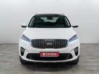 2018 Kia Sorento III Prime Рестайлинг, белый, 2700000 рублей, вид 1