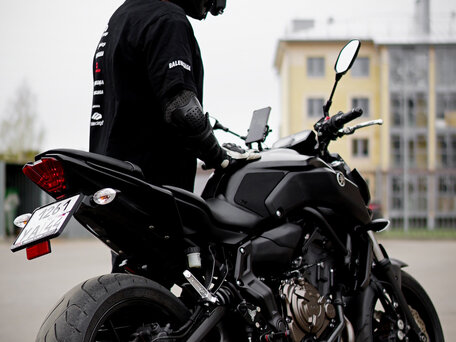 2020 Yamaha MT-07 (FZ-07), чёрный, 800000 рублей, вид 5