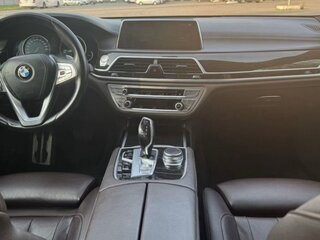 2017 BMW 7 серии 730d xDrive VI (G11/G12), чёрный, 4999999 рублей, вид 5
