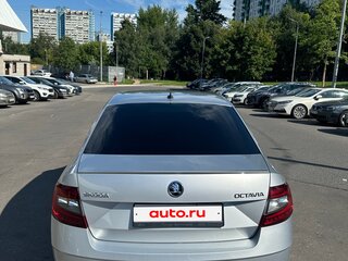 2018 Skoda Octavia III (A7) Рестайлинг, серебристый, 2300000 рублей, вид 5
