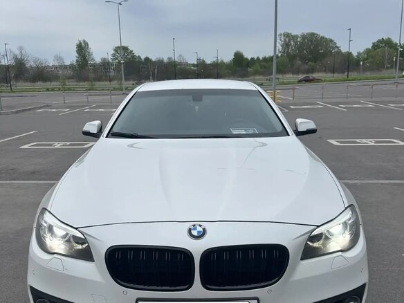 2013 BMW 5 серии 528i xDrive VI (F10/F11/F07) Рестайлинг, белый, 1790000 рублей - вид 2