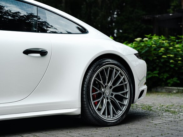 2016 Porsche 911 Carrera 4S VII (991) Рестайлинг, белый, 8049000 рублей - вид 18