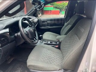 2022 Toyota Hilux VIII Рестайлинг 2, белый, 6500000 рублей, вид 4
