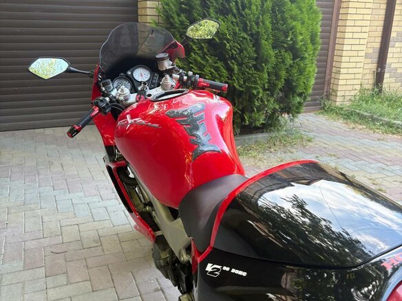 2000 Honda VTR 1000, красный, 349000 рублей - вид 4
