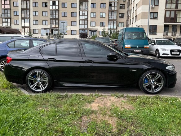 2010 BMW 5 серии 525d VI (F10/F11/F07), чёрный, 1800000 рублей - вид 5