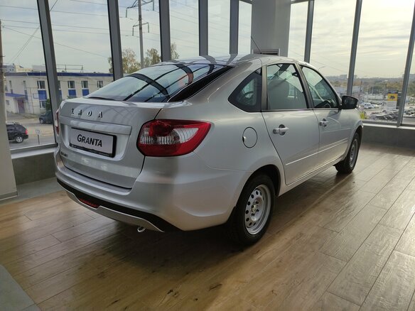 2026 Lada (ВАЗ) Granta I Рестайлинг, белый, 1037000 рублей - вид 5