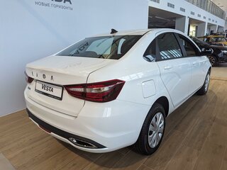 2026 Lada (ВАЗ) Vesta I Рестайлинг (NG), белый, 1735000 рублей, вид 5