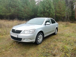 2013 Skoda Octavia II (A5) Рестайлинг, серебристый, 600000 рублей, вид 1
