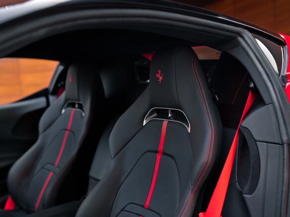 2023 Ferrari SF90 Stradale, красный, 56950000 рублей - вид 16