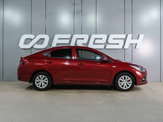 2017 Hyundai Solaris II, красный, 799000 рублей, вид 5