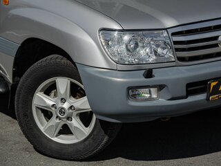 2007 Toyota Land Cruiser 100 Series Рестайлинг 2, серебристый, 2250000 рублей, вид 2