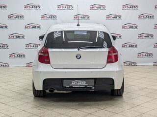 2010 BMW 1 серии 116i I (E81/E82/E87/E88) Рестайлинг, белый, 629000 рублей, вид 5