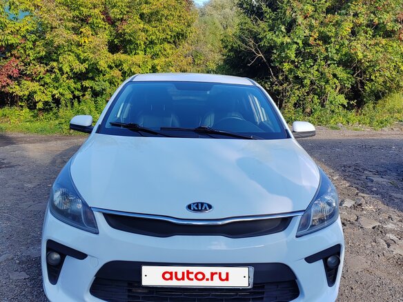 2018 Kia Rio IV, белый, 1050000 рублей - вид 1