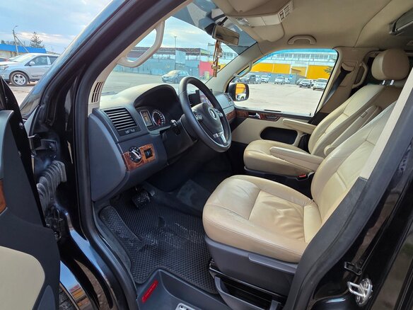 2012 Volkswagen Multivan T5 Рестайлинг, чёрный, 2900000 рублей - вид 4
