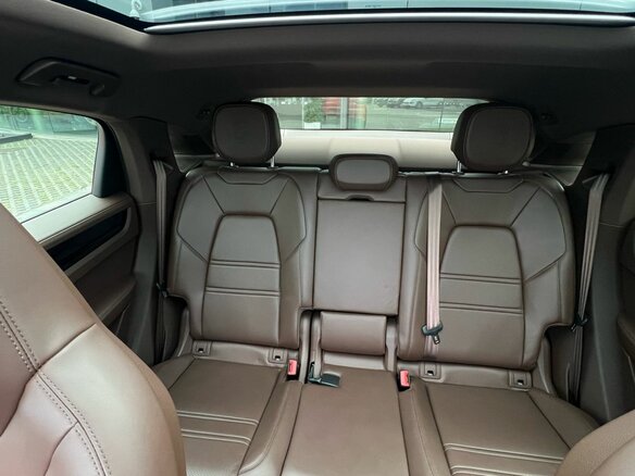 2021 Porsche Cayenne Coupé III, оранжевый, 8500000 рублей - вид 17